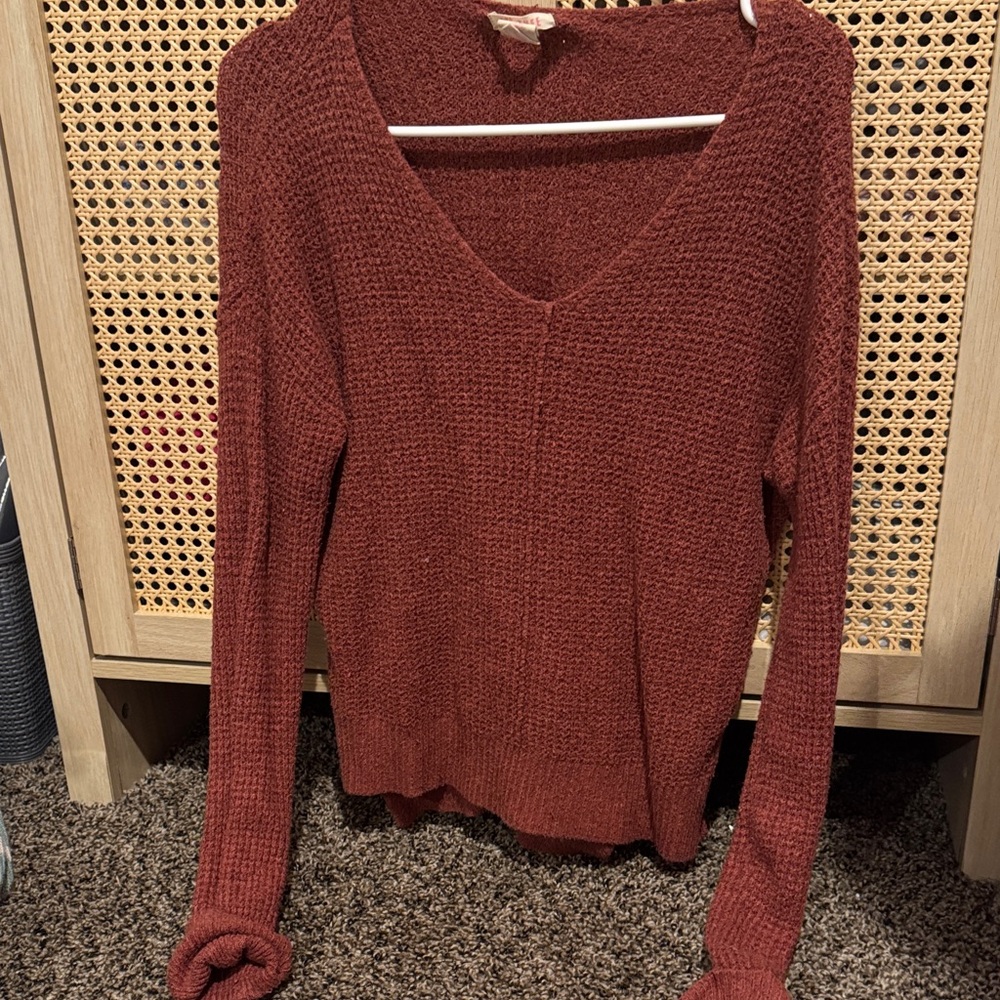 Elegant V-Neck Sweater in Rich Rust